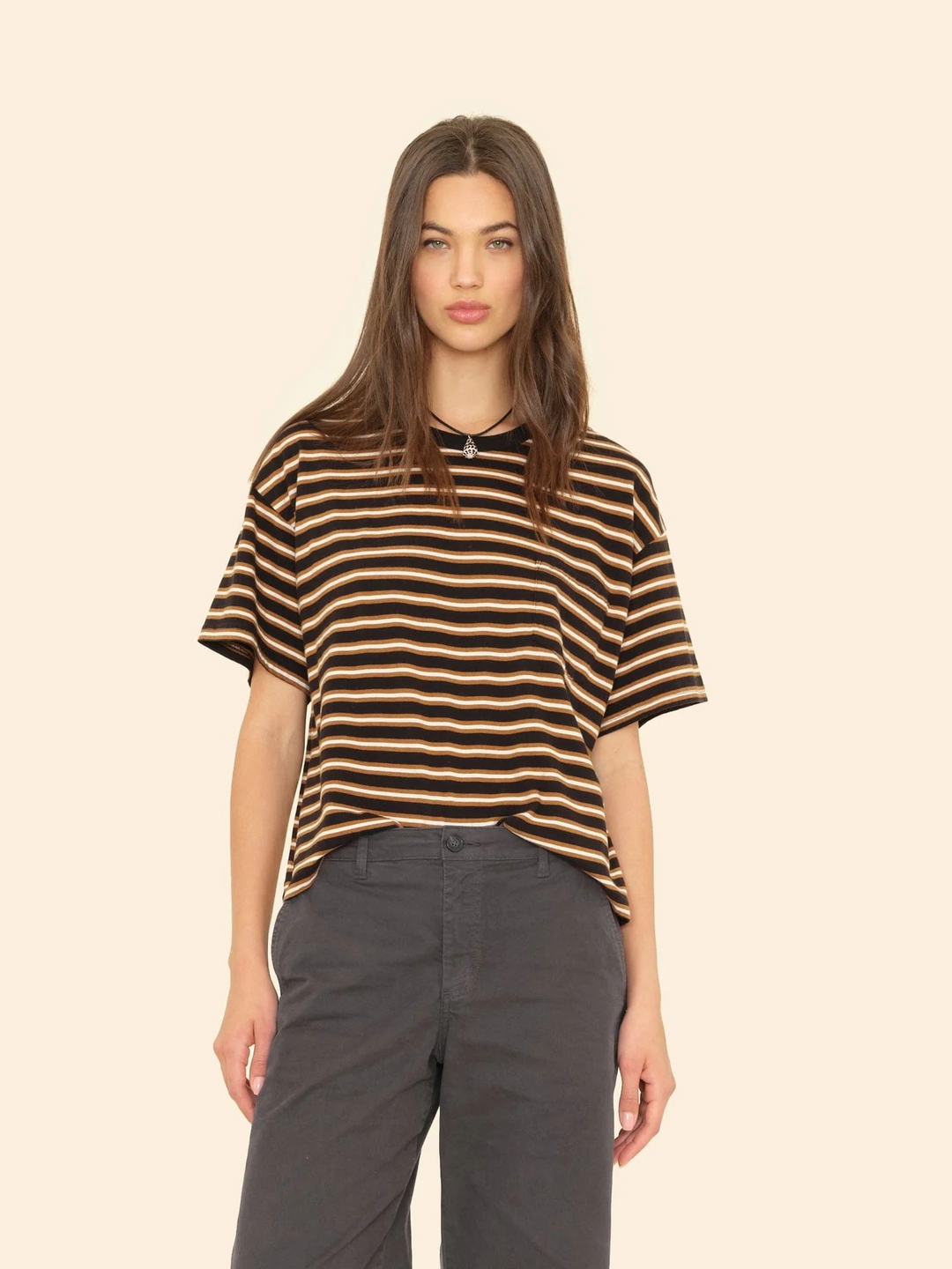 Lounge – GIRL NEXT DOOR