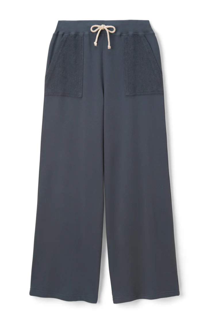 Lounge – GIRL NEXT DOOR